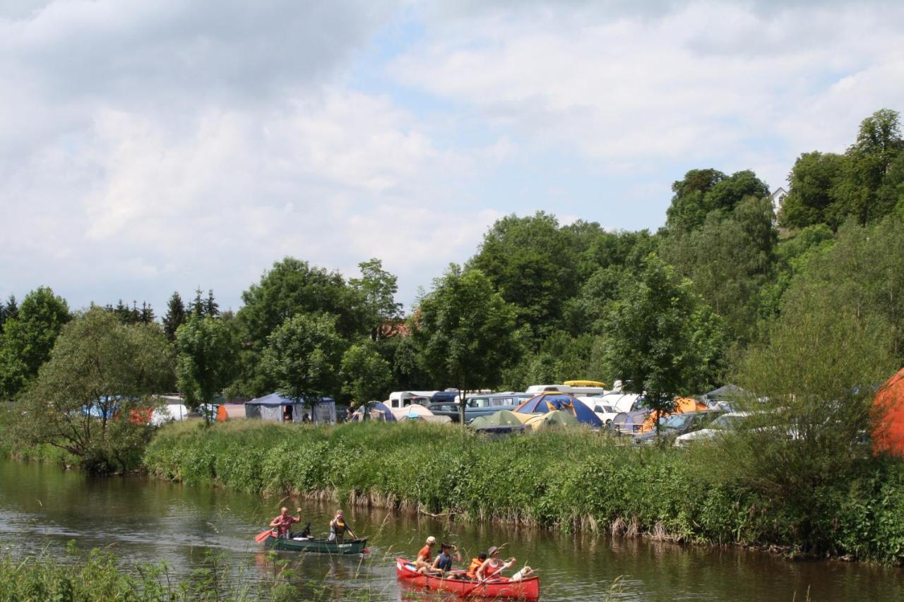 Ferienwohnungen Am Campingplatz Trendelburg Bagian luar foto